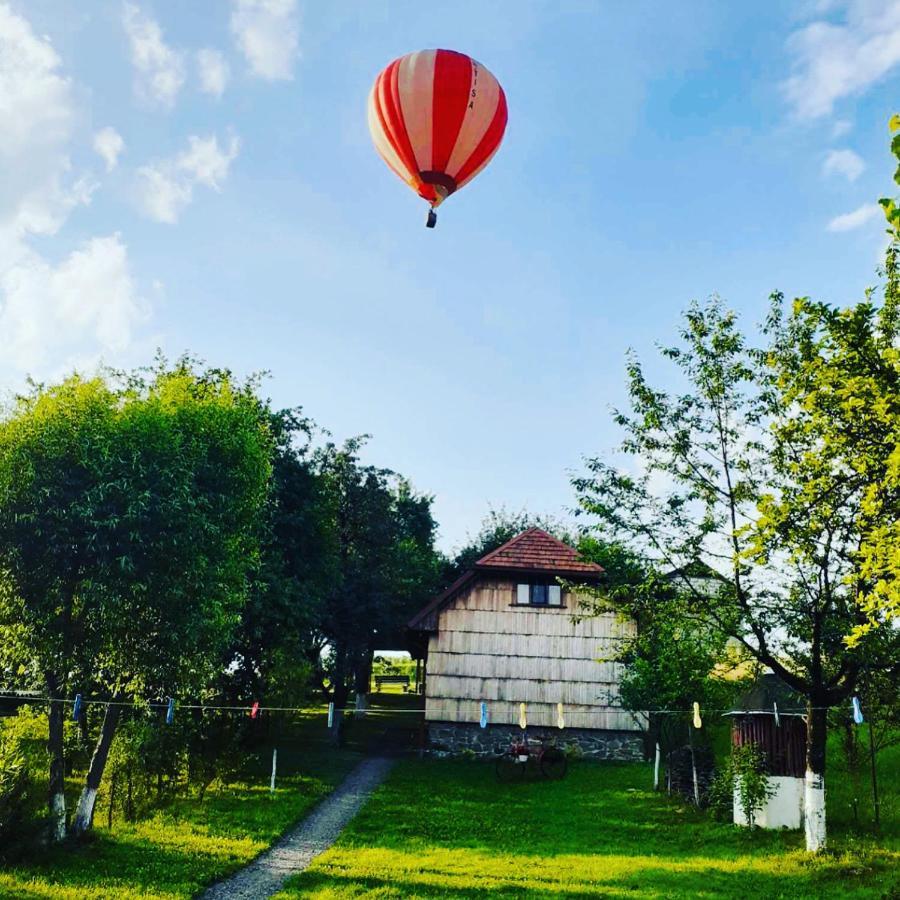 Еко Дім З Соломи Villa Solochin Exteriör bild