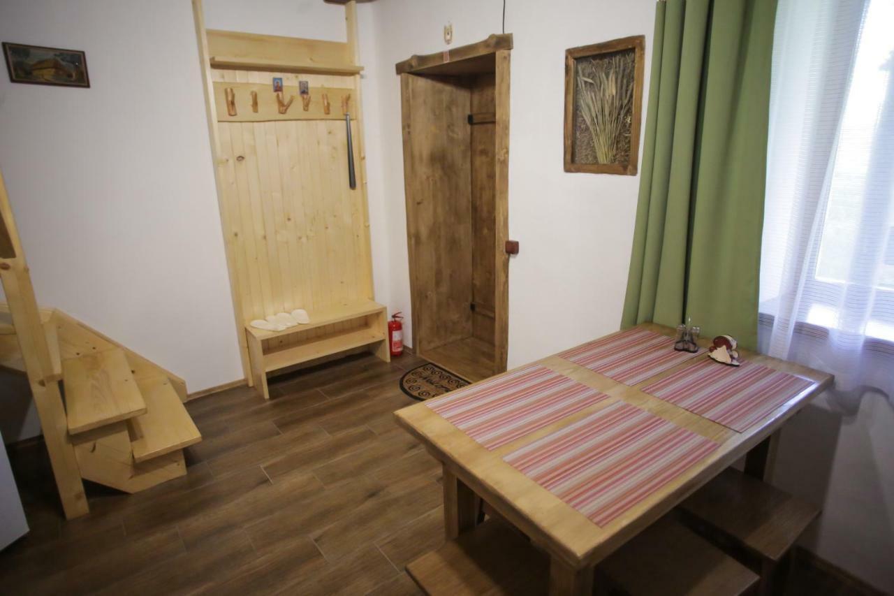 Еко Дім З Соломи Villa Solochin Exteriör bild