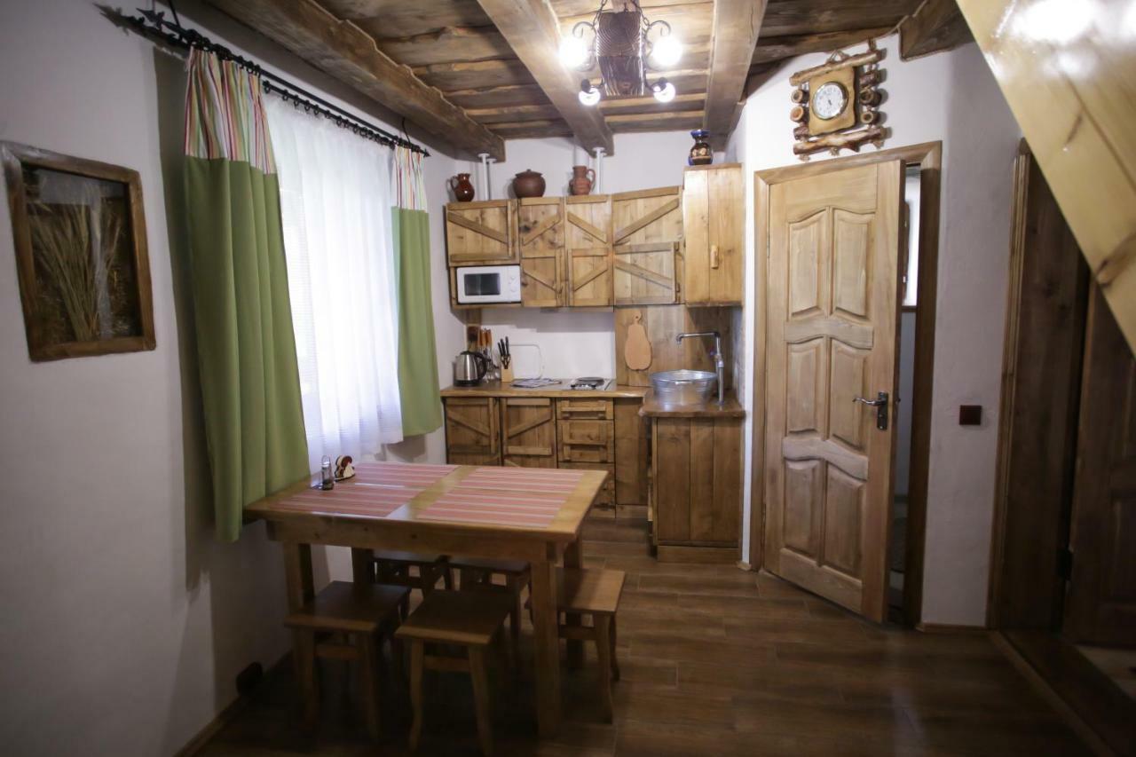 Еко Дім З Соломи Villa Solochin Exteriör bild